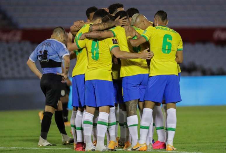 Última partida da Seleção nas Eliminatórias foi em novembro de 2020, contra o Uruguai, em Montevidéu (Foto: AFP)