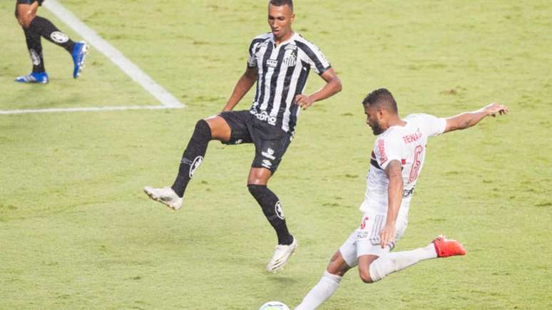 Último duelo entre os dois times foi vencido pelo Santos (Foto: Maurício Rummens/Fotoarena/Agência Lancepress!)