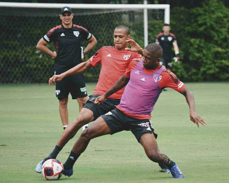 Tricolor treinou neste sábado, dia de clássico contra o Santos (Foto: Divulgação/Twitter)