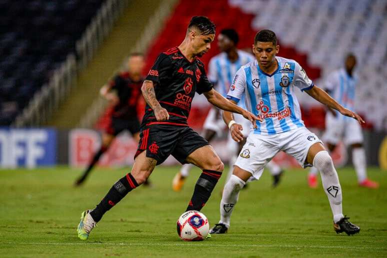 Michael em ação diante do Macaé (Foto: Marcelo Cortes/Flamengo)