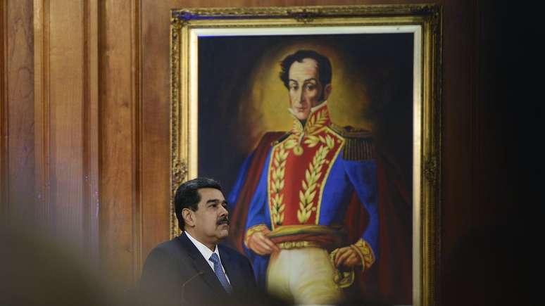 Nicol&aacute;s Maduro, assim como Ch&aacute;vez fez em seus dias, governou sob a figura de Bol&iacute;var