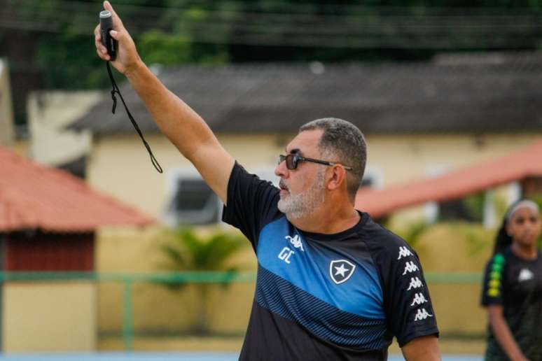 Gláucio Carvalho é o treinador do Botafogo (Foto: Talita Giudice/Botafogo)