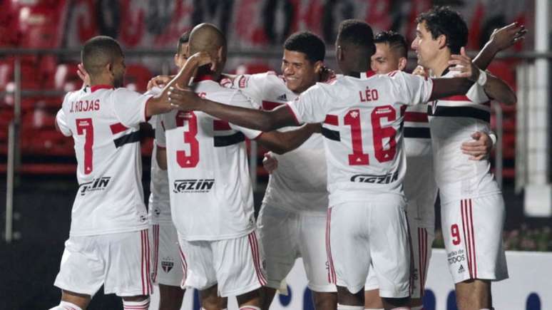 Gabriel Sara marcou um gol na goleada sobre o Santos (Foto: Rubens Chiri/saopaulofc)