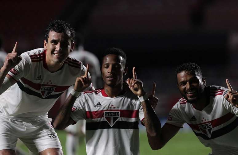 São Paulo goleou o Santos com alterações de Crespo (Foto: Rubens Chiri / saopaulofc.net)