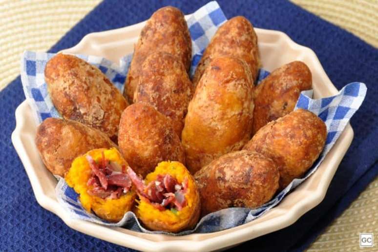 Guia da Cozinha - Croquete de abóbora com carne-seca: opção saborosa de aperitivo