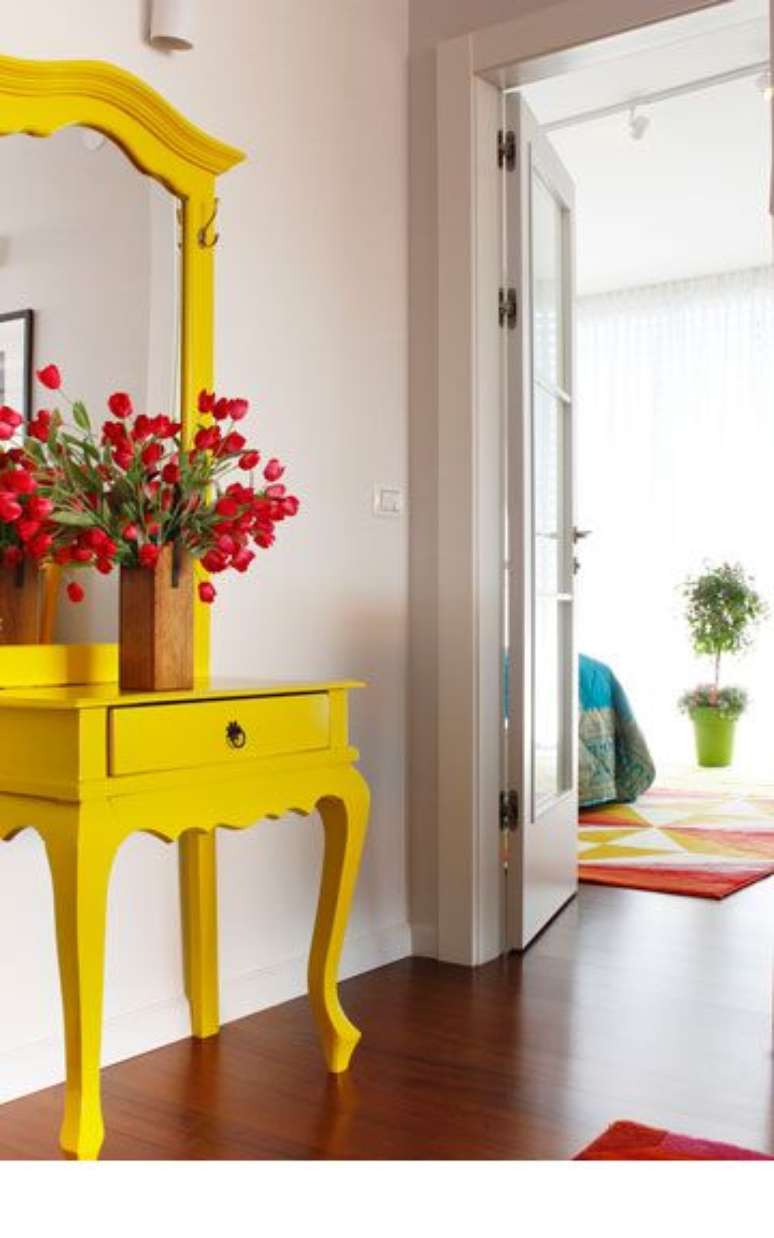 38. Aparador retro amarelo – Foto Pinterest