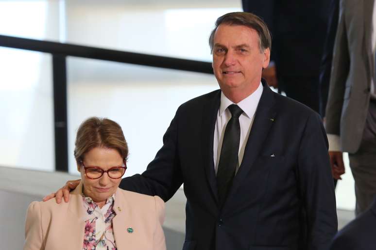 É nítida a diferença das relações entre o presidente e as ministras Damares e Tereza Cristina