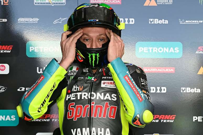 Valentino Rossi n&atilde;o encontrou com o irm&atilde;o na pista no primeiro dia em Losail 