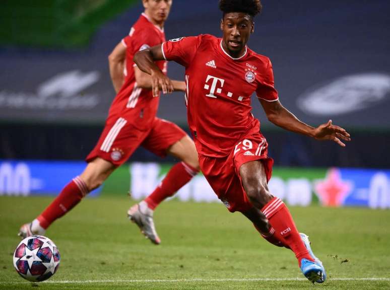 Coman quer aumento salarial no Bayern e tem interesse do Manchester United (Foto: FRANCK FIFE / POOL / AFP)