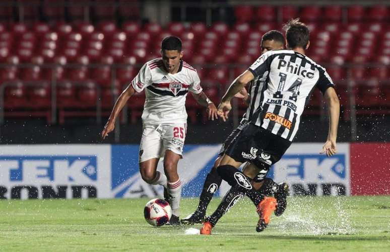 Rodrigo Nestor tem vínculo até novembro com o São Paulo (Foto: Rubens Chiri/saopaulofc.net)
