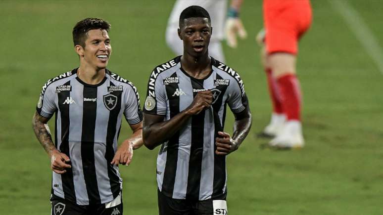 Bruno Nazário e Matheus Babi (Foto: Thiago Ribeiro / Botafogo)