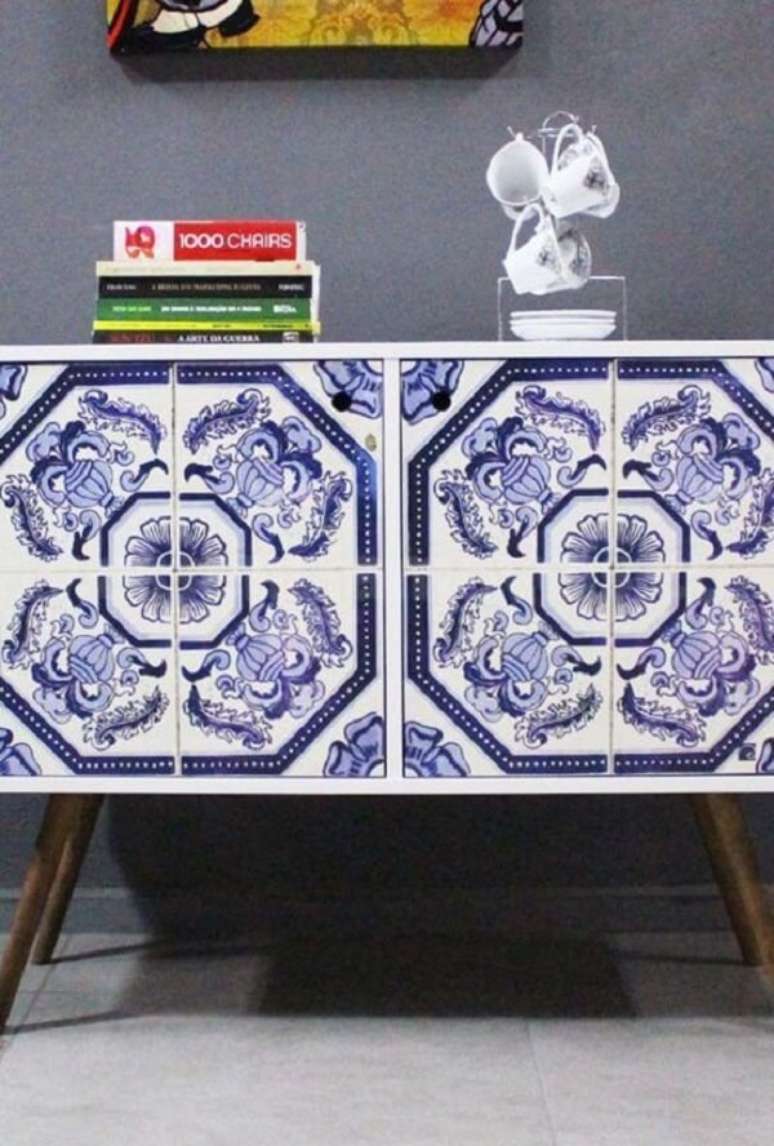 8. Aplicação de estampa de azulejo antigo português no móvel. Fonte: Pinterest