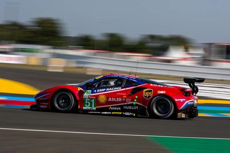 Daniel Serra corre de Ferrari em Le Mans 