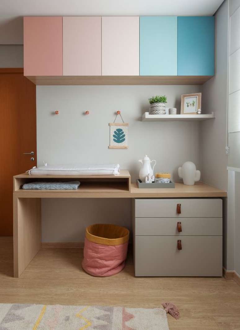 44. Móveis coloridos para quarto de bebê – Foto Amis Arquitetura