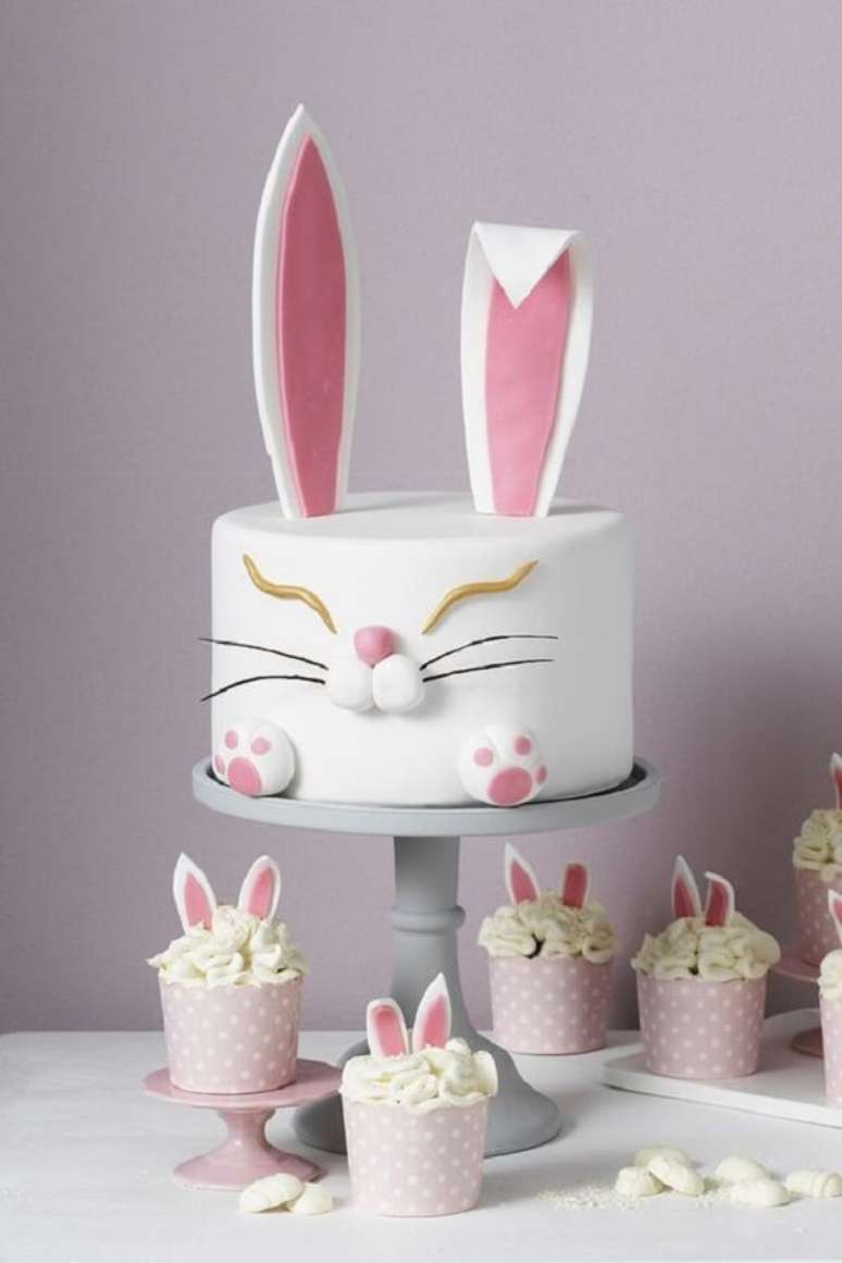 59. O design dos cupcakes seguem a mesma proposta do bolo de páscoa. Fonte: Pinterest
