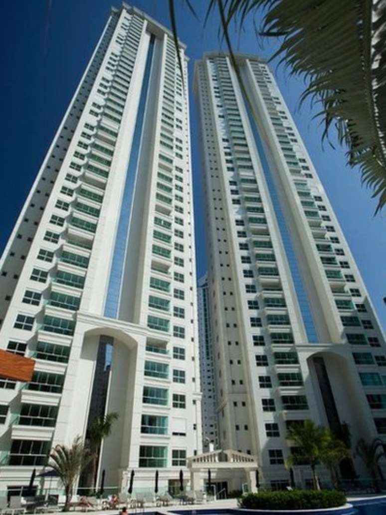 As torres g&ecirc;meas do Villa Serena foram os edif&iacute;cios residenciais mais altos do Brasil por menos de um ano, at&eacute; serem ultrapassados por outras constru&ccedil;&otilde;es