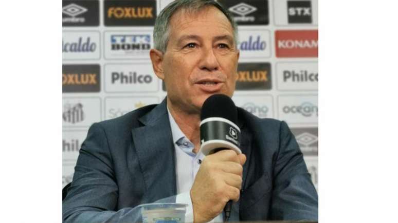 Vitória foi o primeiro triunfo de Holan como técnico do Peixe (Foto: Twitter Santos FC)