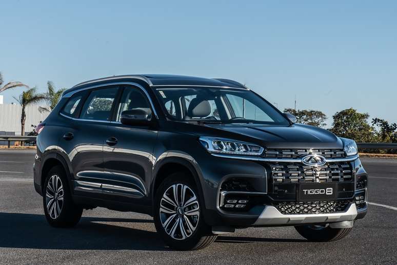 Tiggo 8: já vendido na linha 2022, maior SUV da Caoa Chery cresce no nicho de 7 lugares.