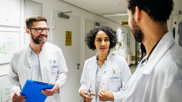 Com a pandemia, a necessidade de profissionais de sa&uacute;de, incluindo aqueles especializados em sa&uacute;de mental, disparou