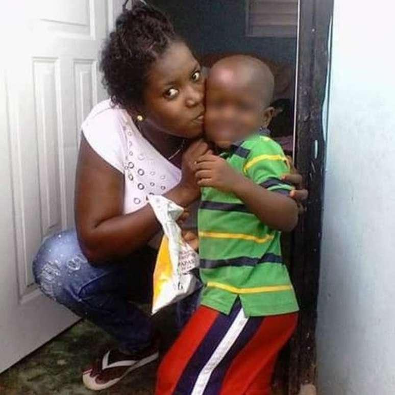 A haitiana Manite Carol Dorlean desistiu de viver no Brasil pelas dificuldades financeiras que enfrentava