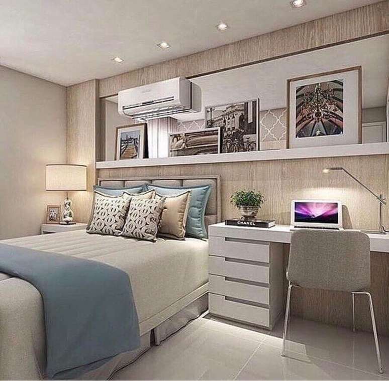 11. Ideias de home office no quarto de casal decorado com m&oacute;veis planejados. Foto: Pinterest