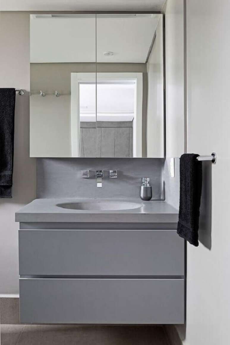 11. Armário espelheira para banheiro pequeno decorado com gabinete cinza suspenso – Foto Casa de Valentina