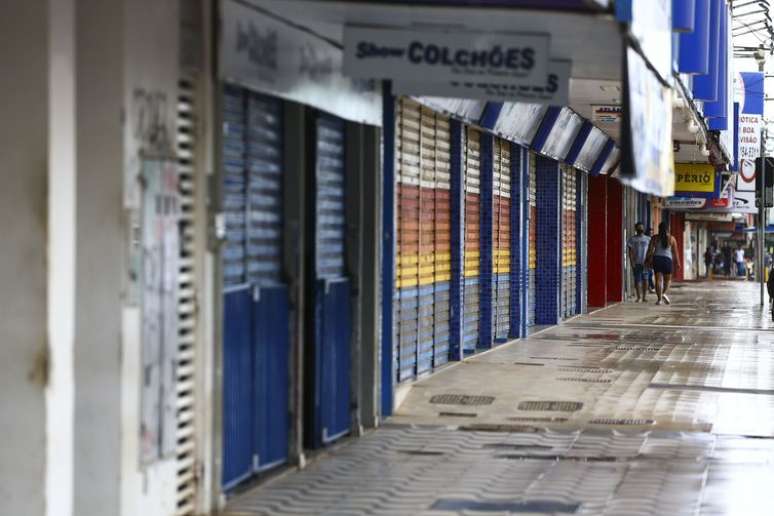 Comércio fechado em período de "lockdown" em Brasília