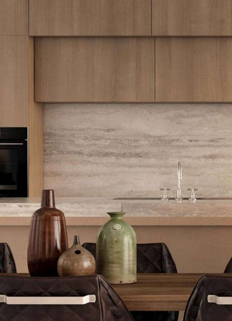 49. Decora&ccedil;&atilde;o em cores neutras com bancada de m&aacute;rmore para cozinha amadeirada &ndash; Foto Behance