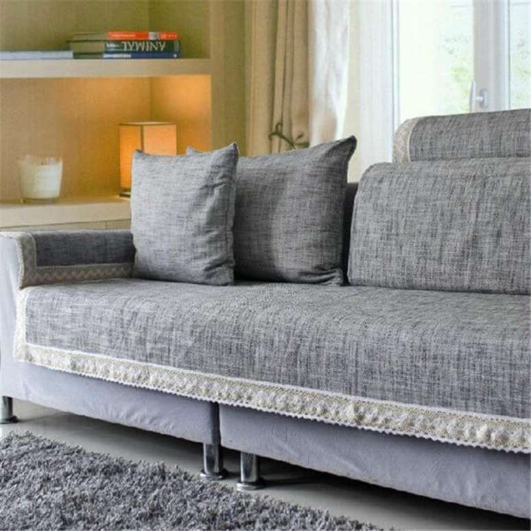 46. Capa de sofá cinza para sala moderna – Foto Amazon