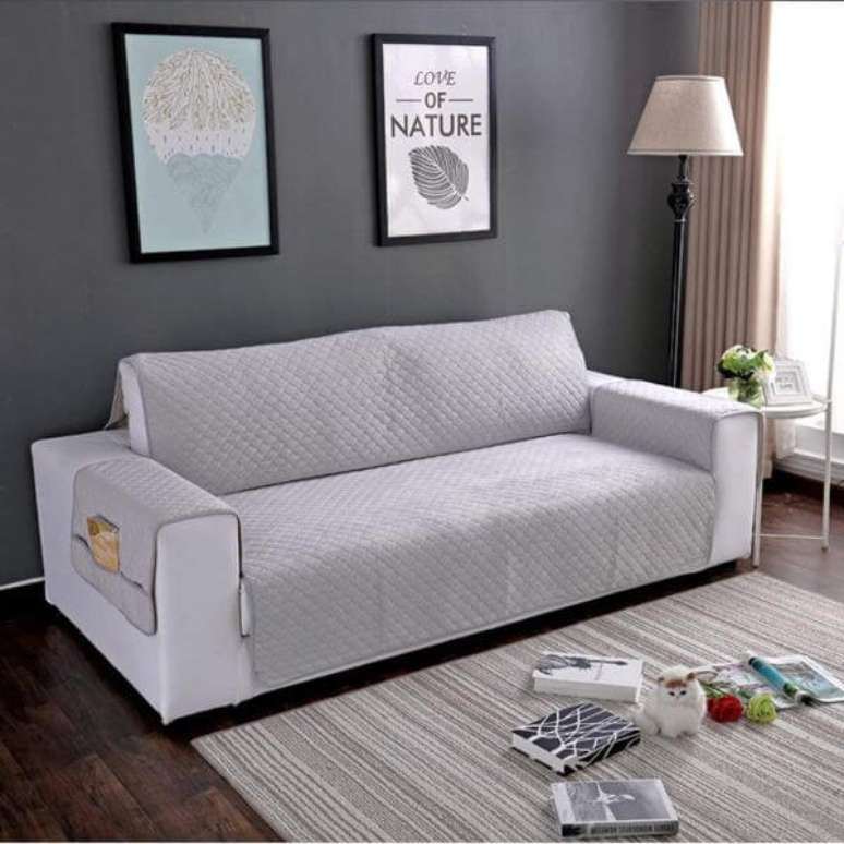 17. Capa de sofá impermeável na cor cinza – Foto Amazon