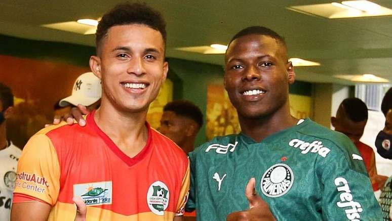 Jogadores do Palmeiras presentearam atletas do Presidente Médici