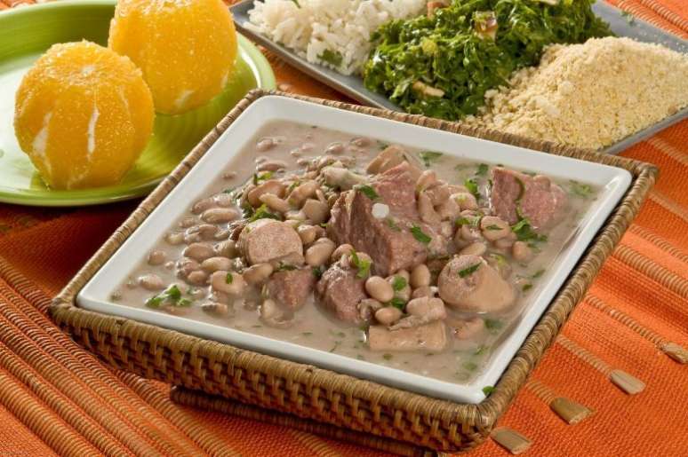 Guia da Cozinha - Feijoada: 7 versões incríveis para experimentar ainda hoje