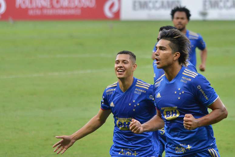 Cruzeiro vence o Athletic por 1 a 0 no Campeonato Mineiro