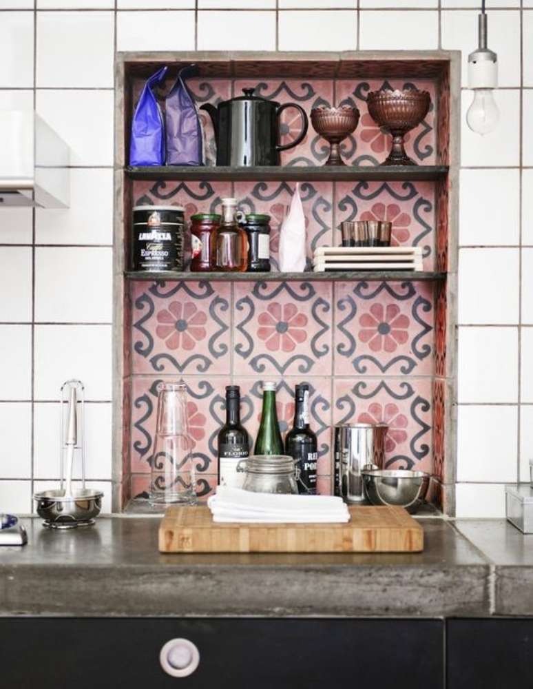 47. Cozinha com azulejo retro moderno – Foto Pequenina Vanilla