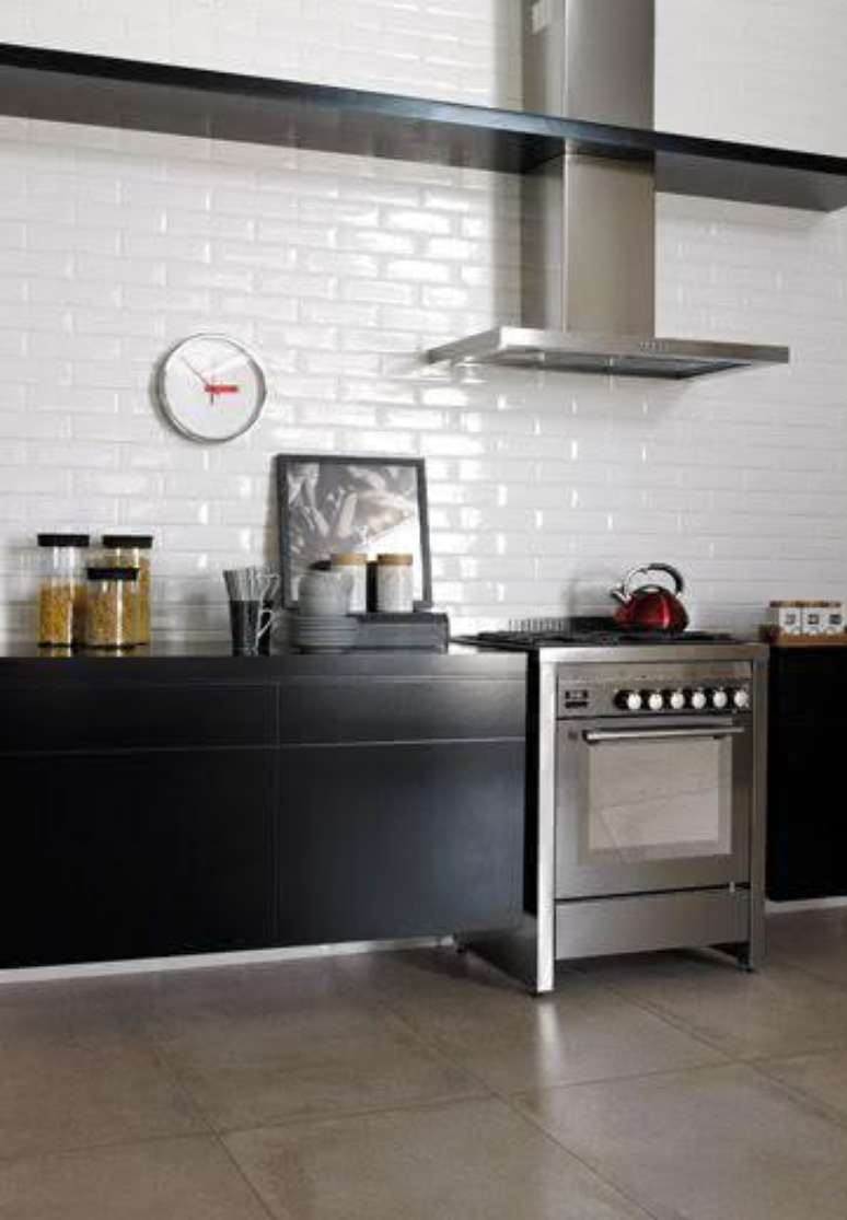 31. Cerâmica para cozinha moderna em tons neutros são perfeitas – Foto Pinterest