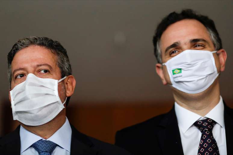 Lira (&agrave; esquerda) e Pacheco falam durante entrevista em Bras&iacute;lia
12/2/2021 REUTERS/Ueslei Marcelino