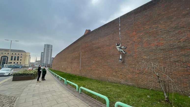 Obra de arte gerou novos apelos para preservar prisão abandonada como centro de artes