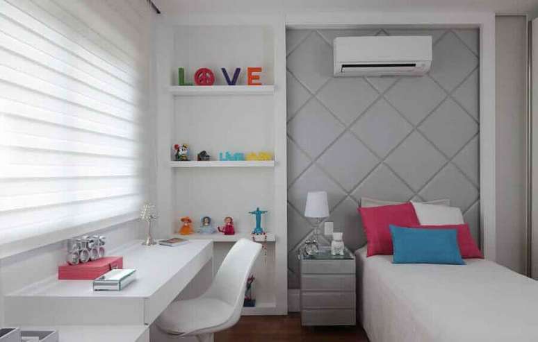 6. Invista em cores claras a decoração de quarto feminino pequeno – Foto Rocha Andrade Arquitetura