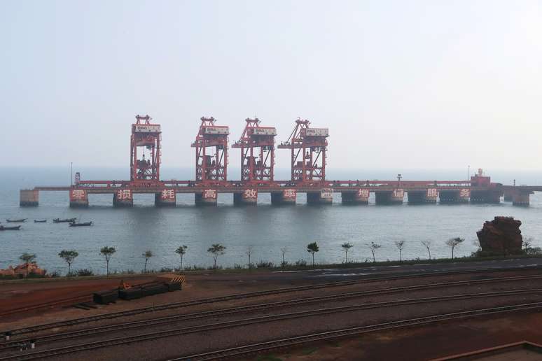 Terminal de minério de ferro no porto de Dalian, China 
21/09/2018
REUTERS/Muyu Xu 