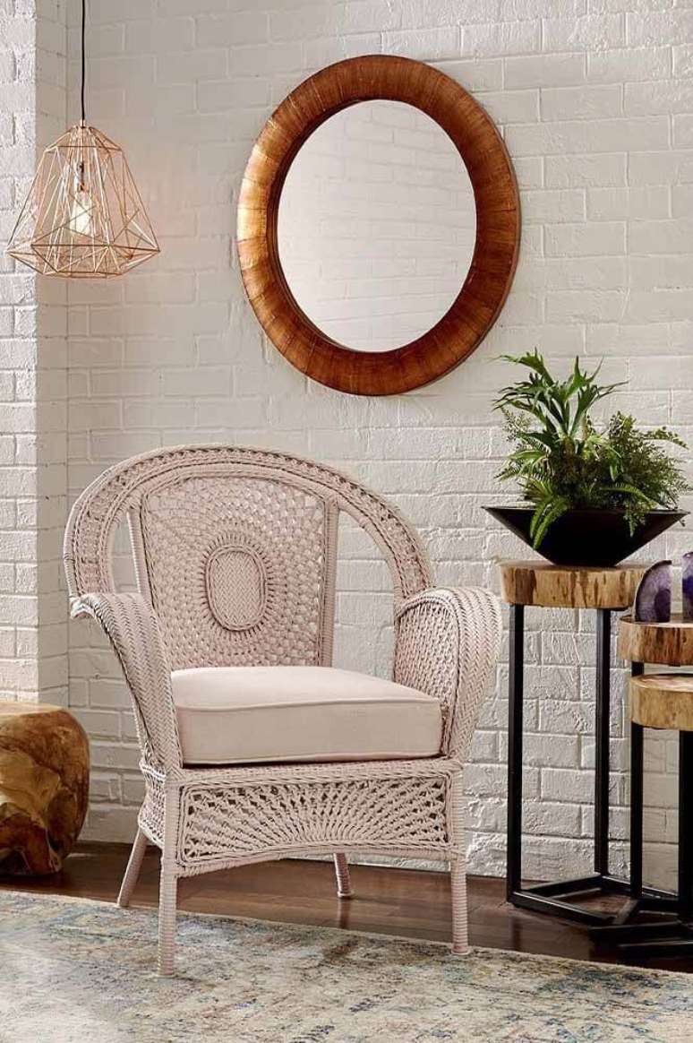 25. Poltrona de vime branca para sala de estar &ndash; Foto Pinterest