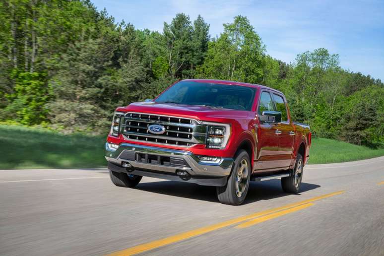 Nova picape Ford F-150 na versão Lariate, com motor 5.0 V8 de 400 cavalos.