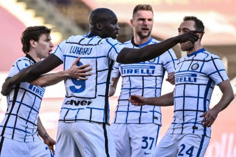 Inter de Milão lidera o Campeonato Italiano com 65 pontos (MARCO BERTORELLO / AFP)