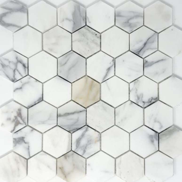 14. Revestimento hexagonal marmorizado – Foto Tilezz