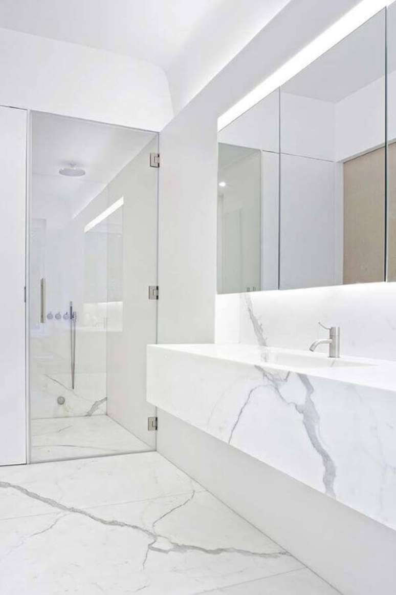 56. Banheiro marmorizado cinza – Foto Ideias Decor