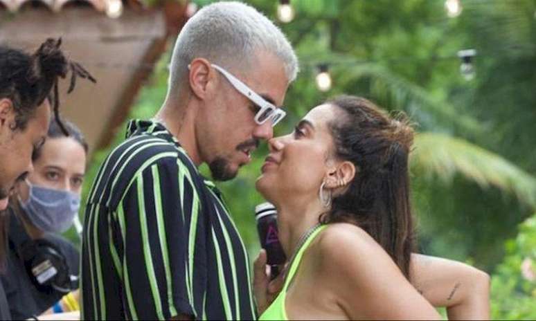 Lipe Ribeiro e Anitta viveram um romance no reality show Ilhados com Beats, comandado pela poderosa.