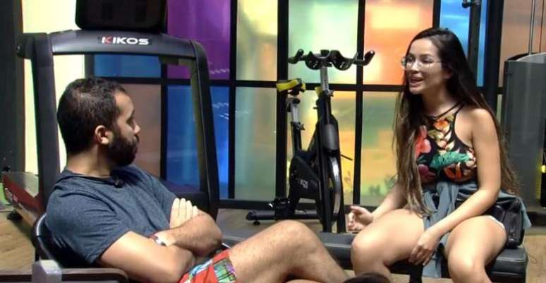 Gil e Juliette discutem na academia da casa do BBB21