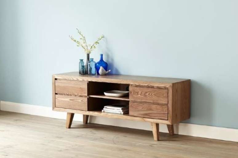 50. Rack retro de madeira na sala de estar &ndash; Foto Pinterest