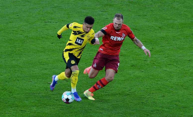 Colônia bateu o Borussia Dortmund por 2 a 1, no Signal Iduna Park, no primeiro turno (Foto: UWE KRAFT / AFP)