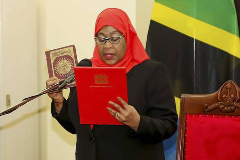 Samia Suluhu Hassan, de 61 anos, é a segunda mulher chefe de Estado em exercício na África