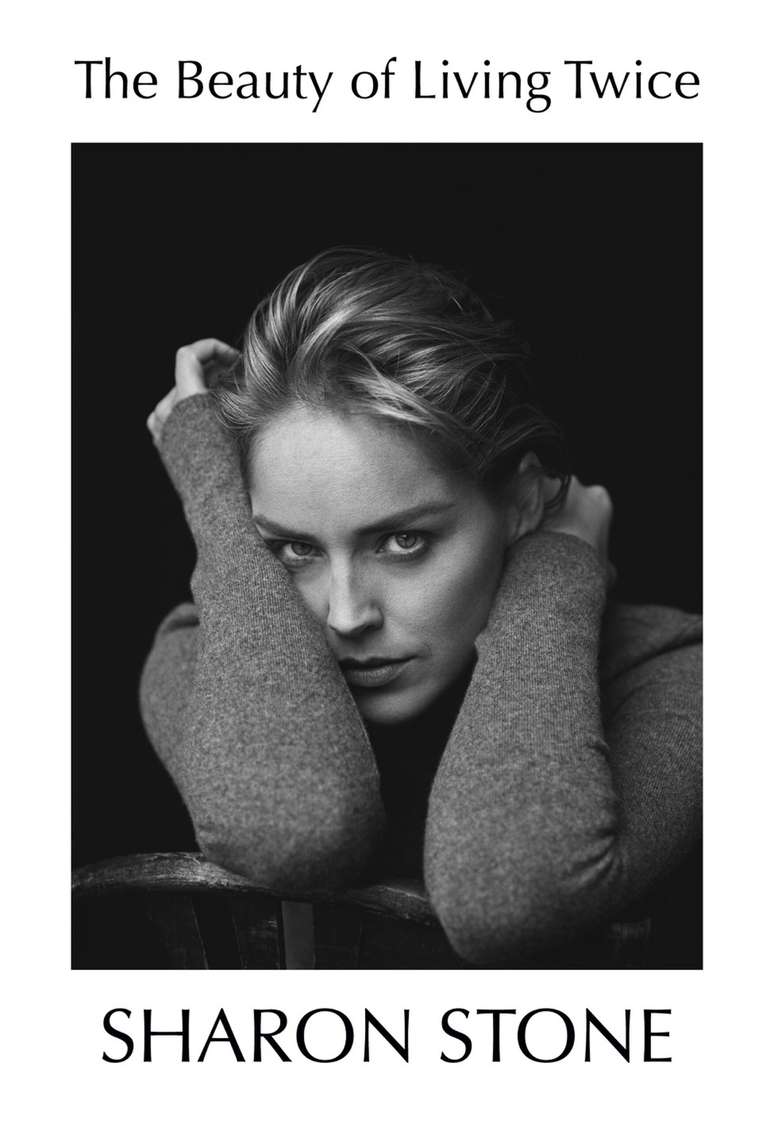 Sharon Stone estapeou diretor por filmá-la sem calcinha